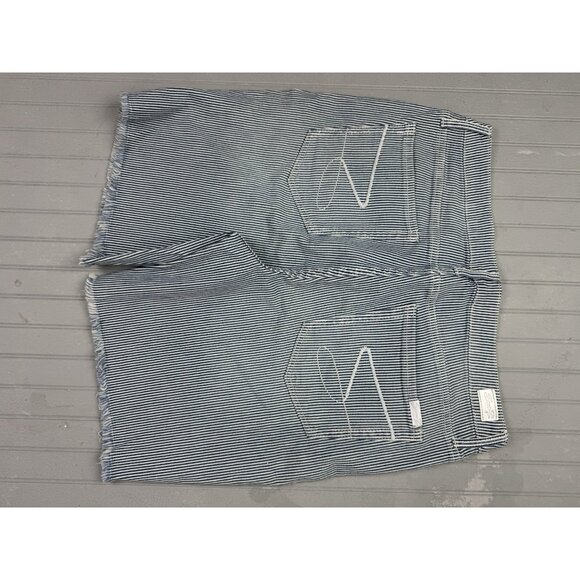 Seven 7 Size 14 Womens Shorts Sunset Bermuda Blue Stripe Raw Hem Stretch - Picture 3 of 3